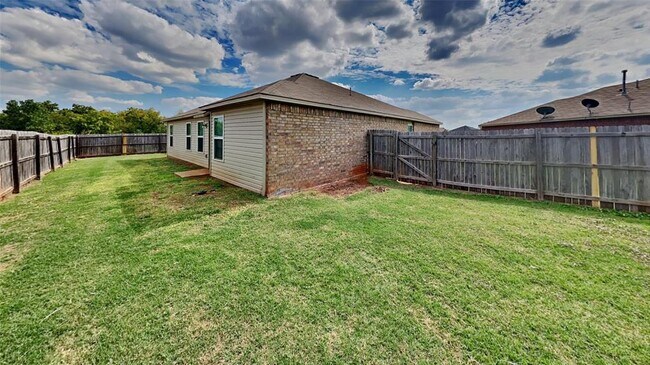 Building Photo - 13121 Bridgewater Ct