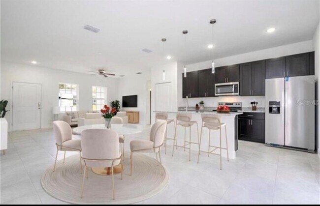 Building Photo - 2601 SW 175 Loop