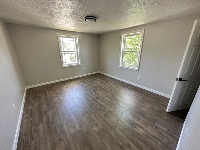 Building Photo - James Apt