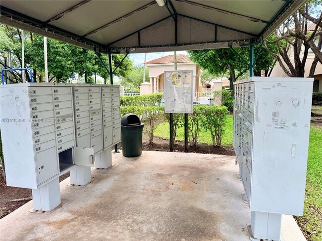 Building Photo - 5747 Isles Cir