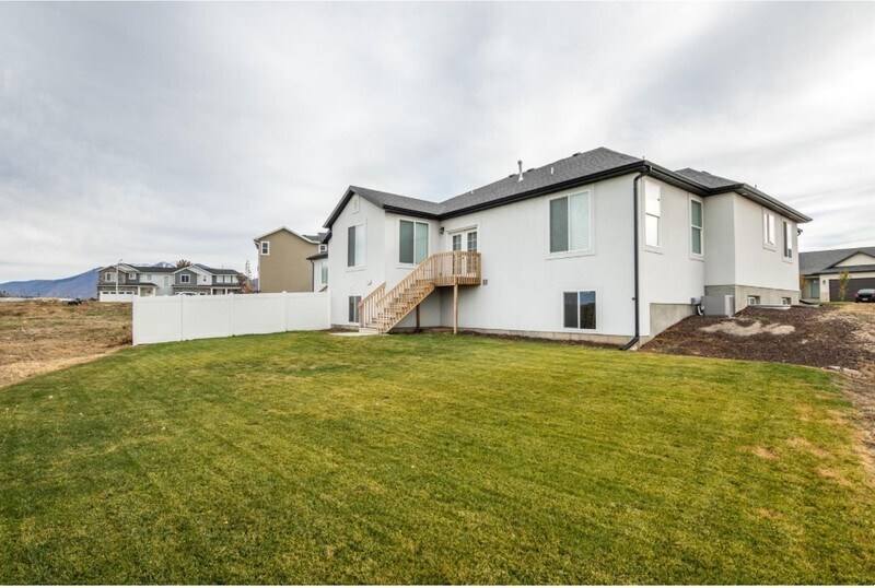 Building Photo - 156 W Douglass Dr
