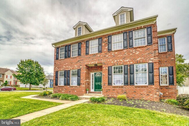 Building Photo - 9902 Player Dr