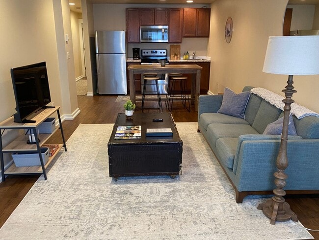 Building Photo - Fully Furnished Cozy Unit in Four Corners!