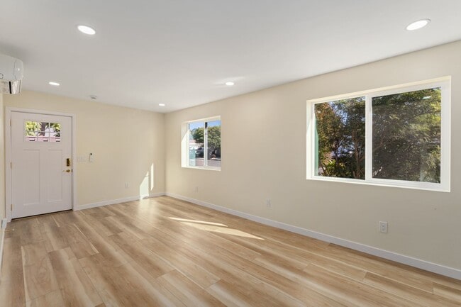 Building Photo - 3030 Skipper St