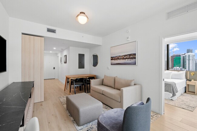 Building Photo - 225 N Miami Ave