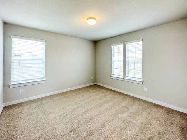 Building Photo - 424 Hortus Dr