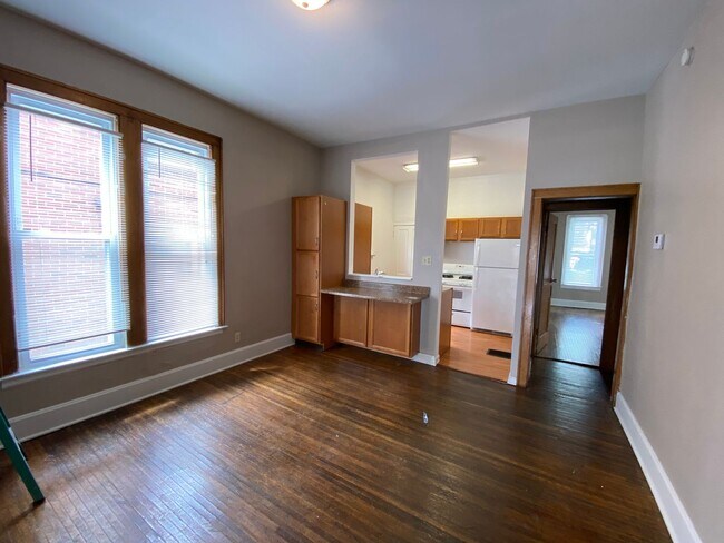 Building Photo - E Woodruff Ave 66-68 RGI