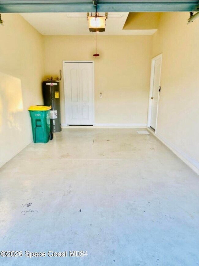 Building Photo - 2974 Savoy Dr