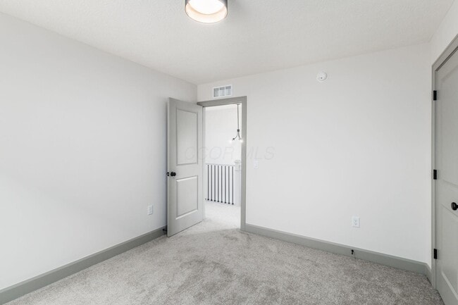 Building Photo - 55 Brehl Ave