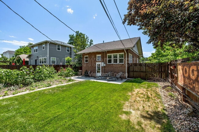 Building Photo - 4654 N Bryant St