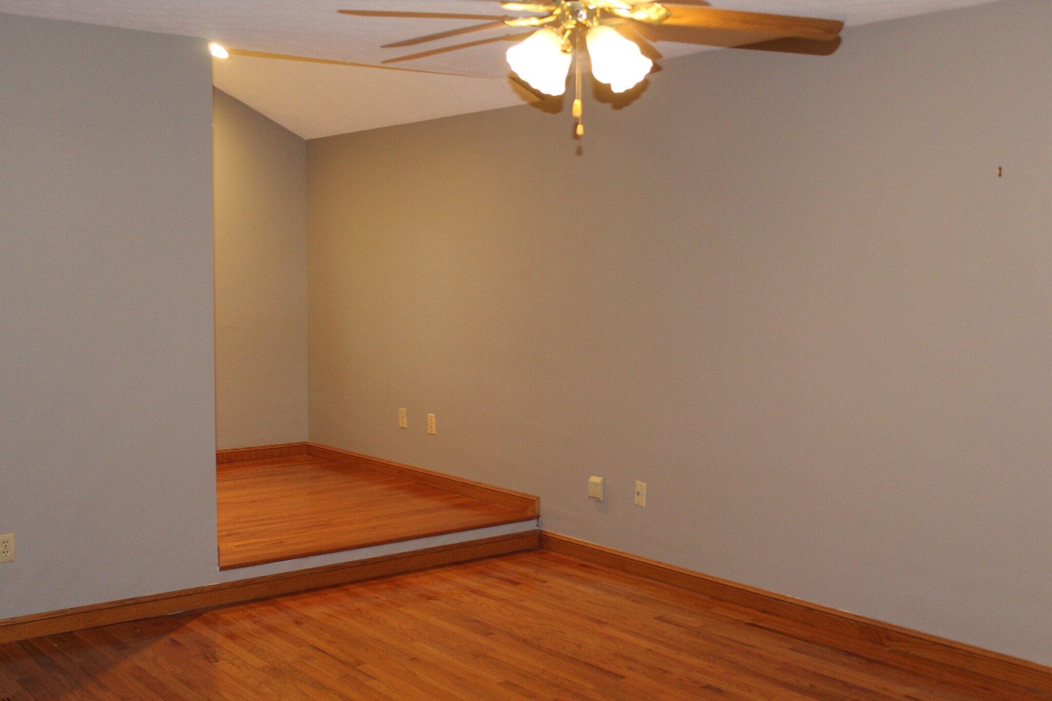 Building Photo - 6235 Sunnywood Dr