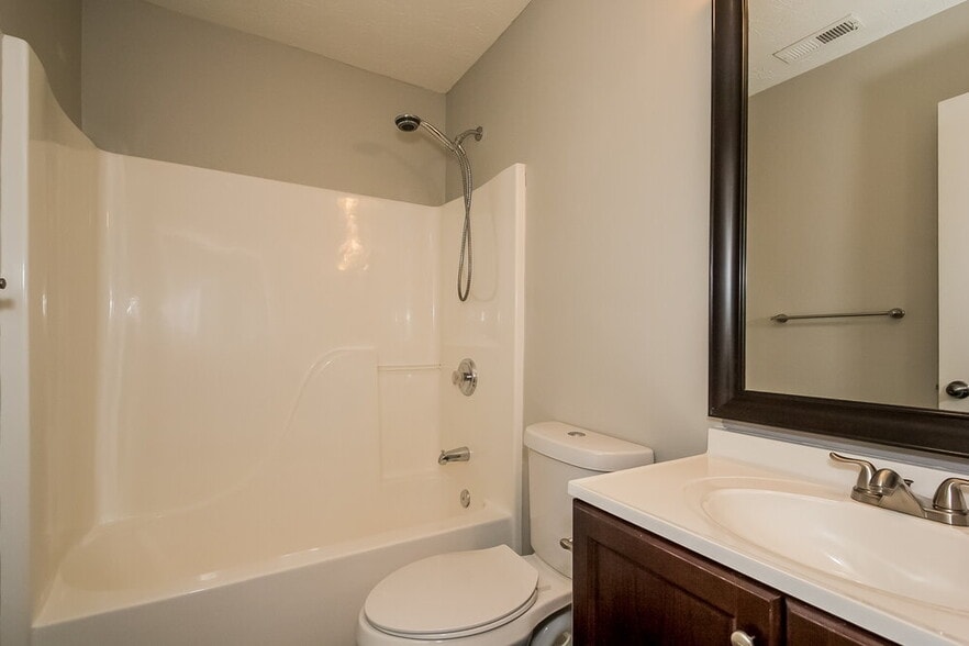 Building Photo - 772 Mesa Rd