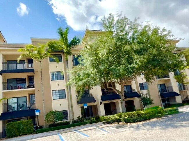 Building Photo - 4907 Midtown Ln