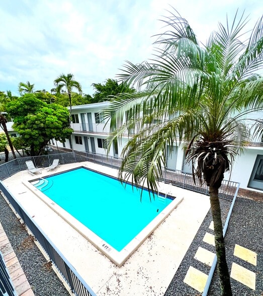 Building Photo - 3149 Center St