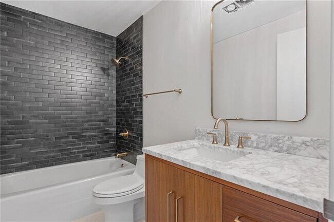 Building Photo - 2575 Peachtree Rd NE