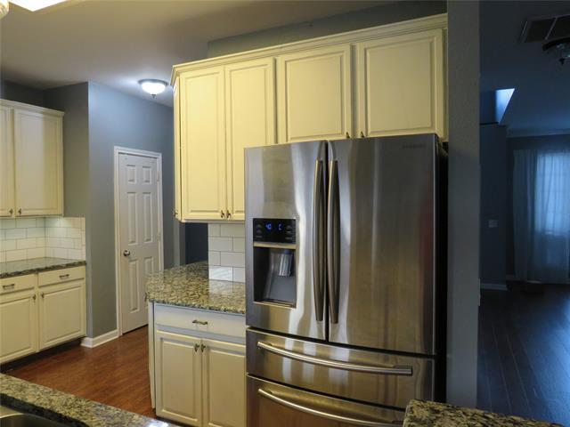 Building Photo - 7585 Ravenhill Dr