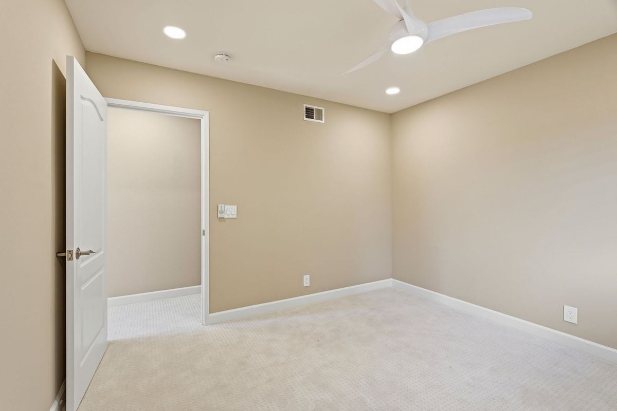 Building Photo - 12456 Newport Ct