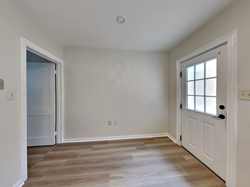 Building Photo - 1112 Chichester St