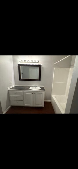 Building Photo - 1039 13th St