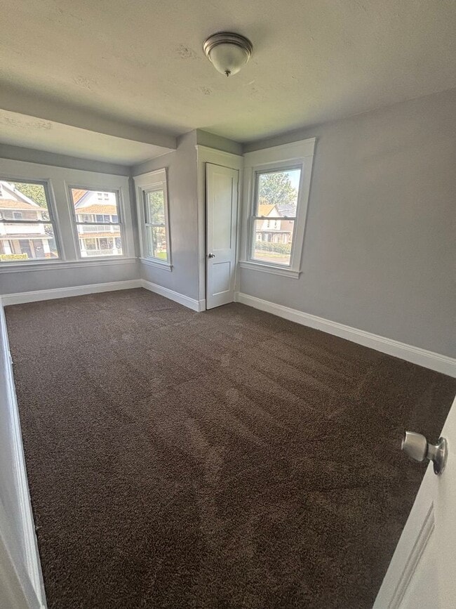 Building Photo - 14014 Idarose Ave