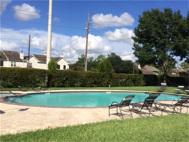 Building Photo - 2910 Grants Lake Blvd