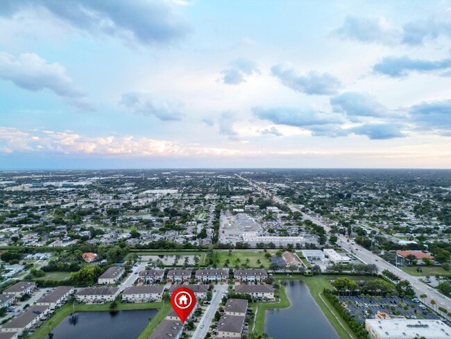 Building Photo - 2366 Byron St