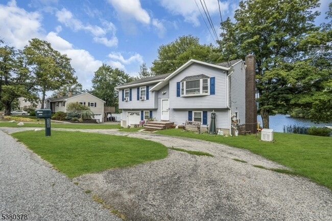Building Photo - 408 Canistear Rd