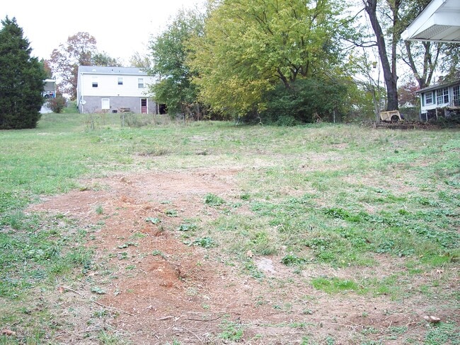Building Photo - 1513 Brown Ave