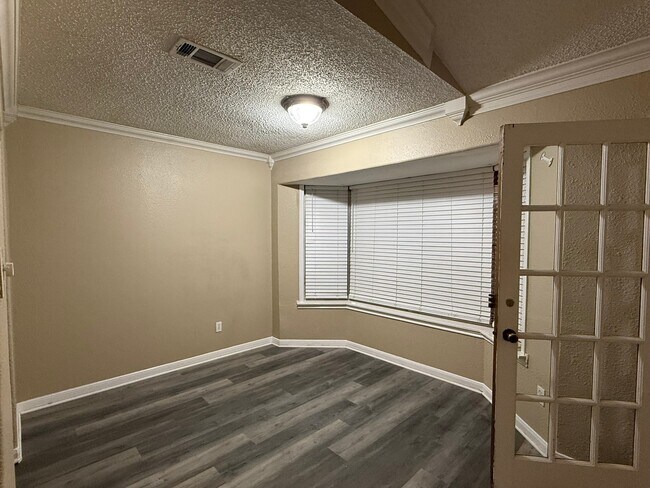 Building Photo - 12539 F Bar Dr