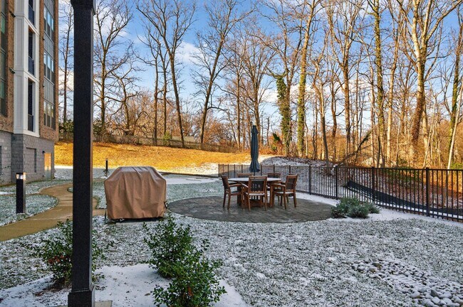 Building Photo - 76 Old Mill Bottom Rd N