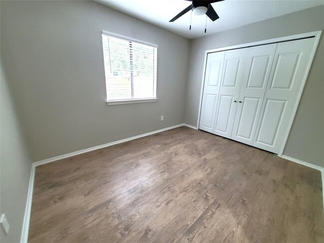 Building Photo - 1903 Golden Pheasant Dr