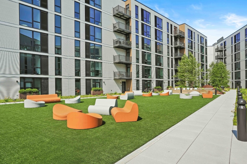 Building Photo - 1717 W Webster Ave