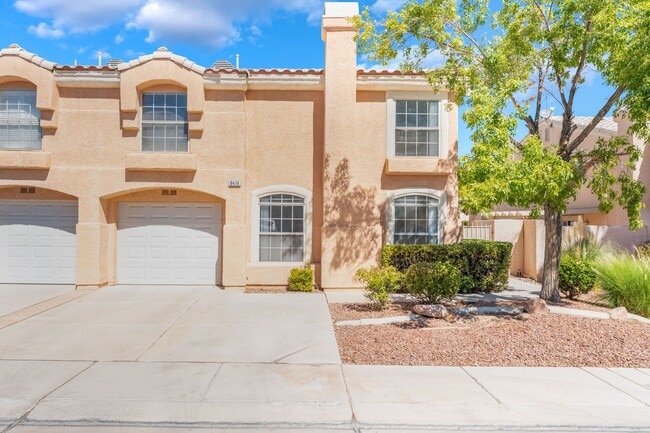 Building Photo - Northwest Townhome