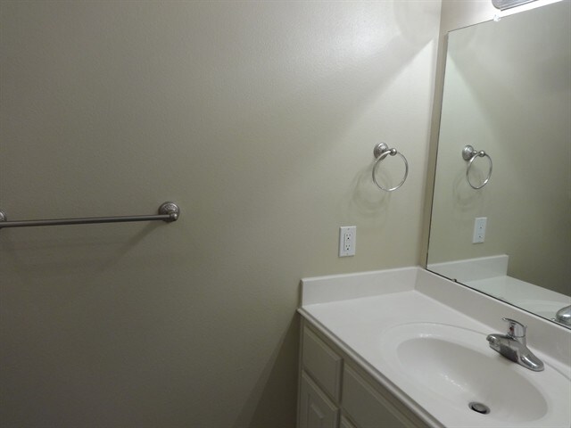 Building Photo - 9116 Dolphin Cir