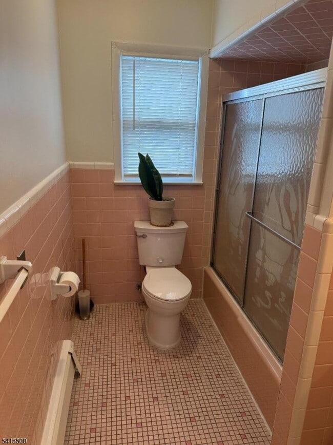 Building Photo - 83 Maple Ave