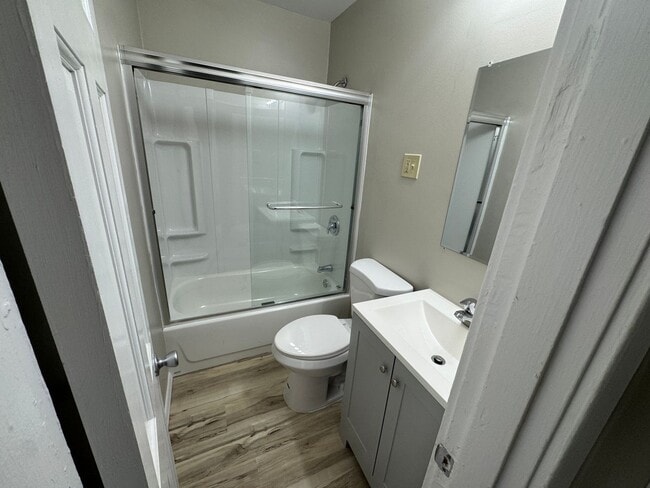 Building Photo - 3 Bed, 1 Bath House in Award Winning Webst...