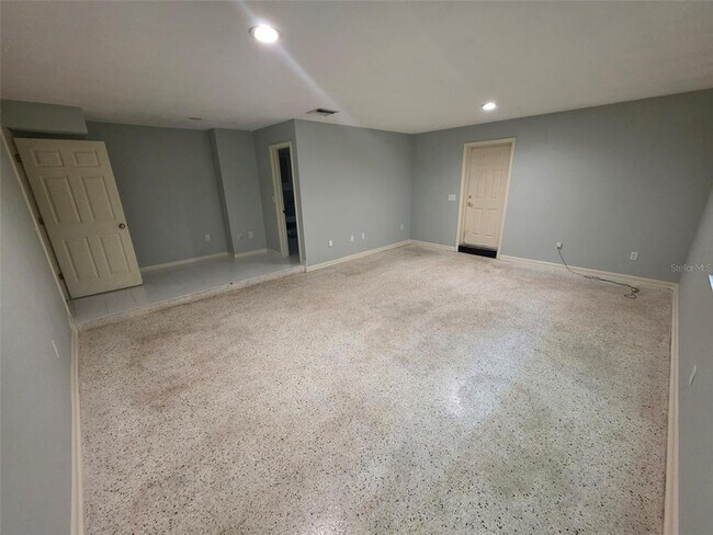 Building Photo - 25601 Laylaine Dr
