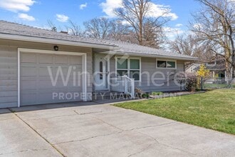 Building Photo - 1402 S Jefferson St