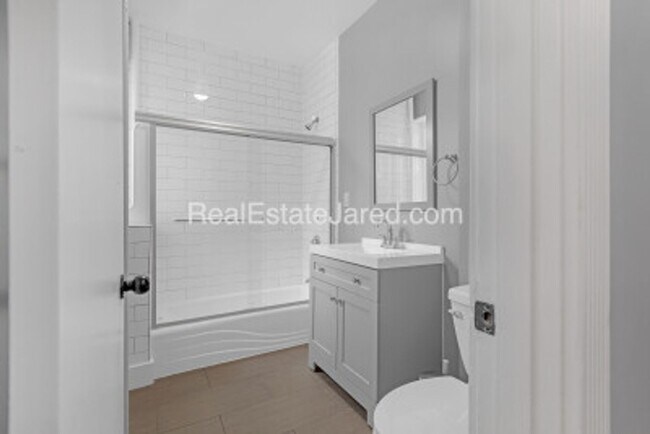 Building Photo - Beautiful, Fully Renovated BU West Campus 4 Bed/2 Bath on Glenville Ave in Allston for 9/1/2026