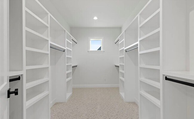 Building Photo - Gorgeous and impeccable custom home in Redbud Glen!