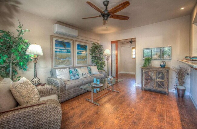 Building Photo - Bahama Palms, Newly Renovated Downtown Riverside Retreat!