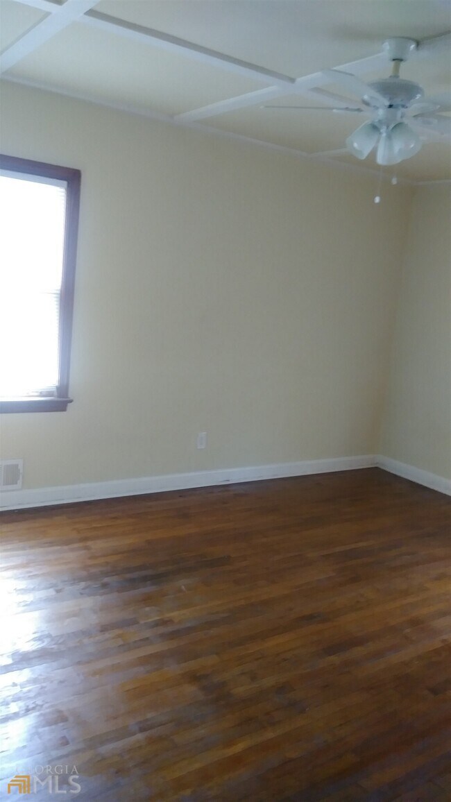 Building Photo - 5575 Jonesboro Rd