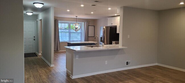 Building Photo - 433 Carmarthen Ct