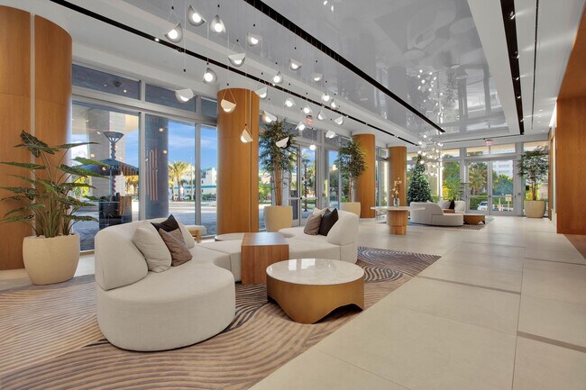 Building Photo - 153 N Seabreeze Blvd