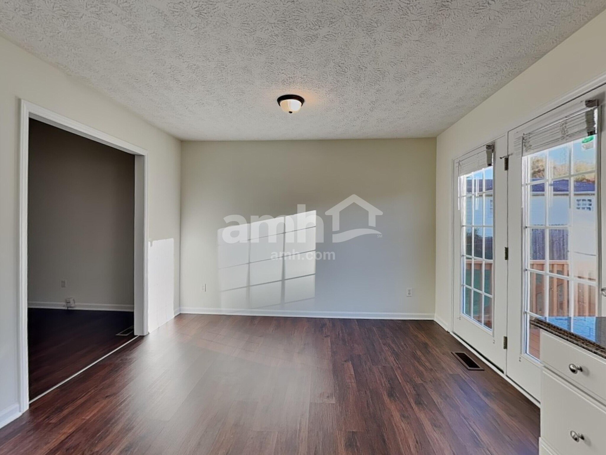 Building Photo - 541 Clyde Dr