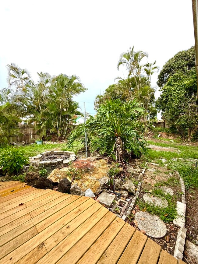 Building Photo - 6745 Venetian Dr