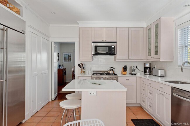 Building Photo - 24 Jennings Ave