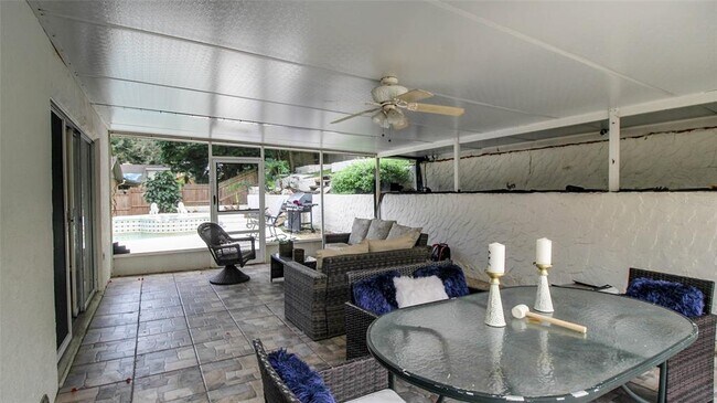 Building Photo - 913 Red Dandy Dr