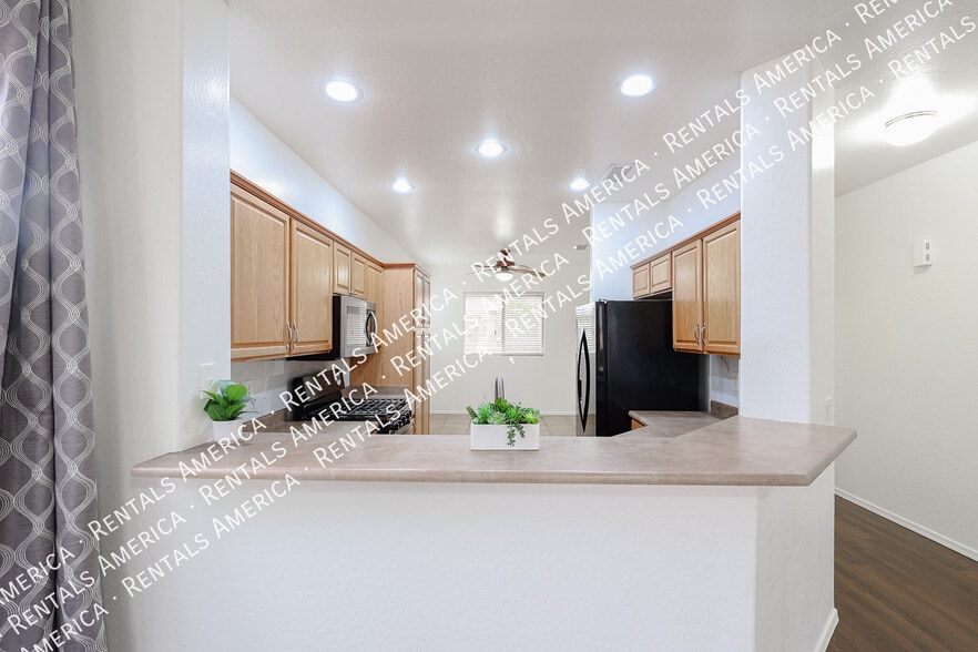 Building Photo - 17321 N 167th Dr