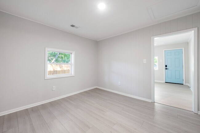 Building Photo - 4673 Hassell Ave